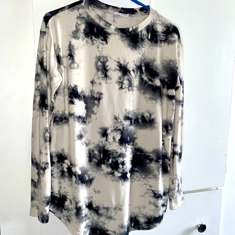 Black/White Tie Dye Tunic